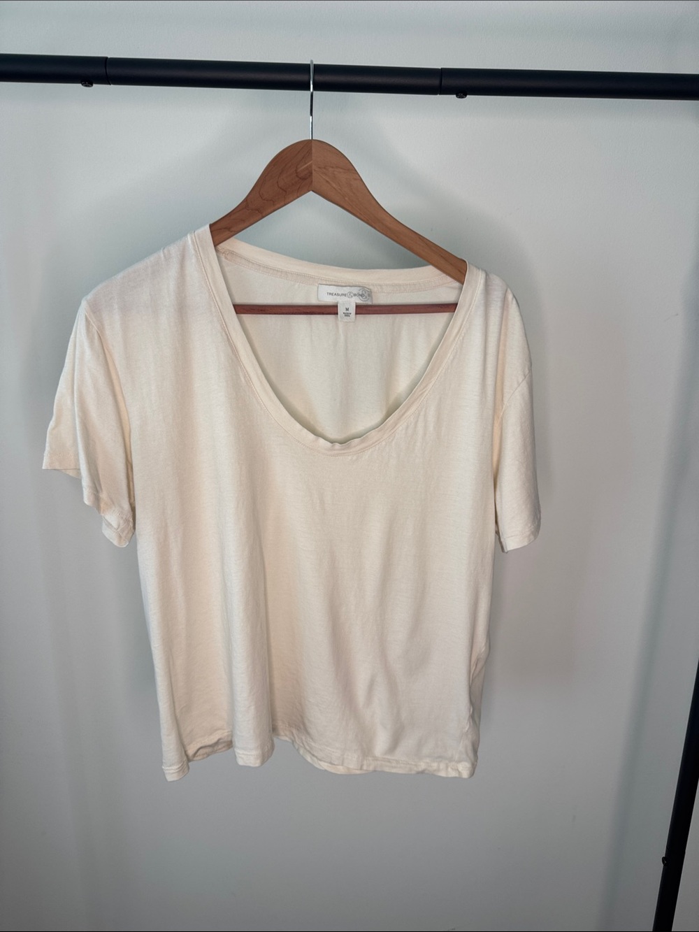 Treasure & Bond Scoop Neck Short Sleeve Tee in Cream